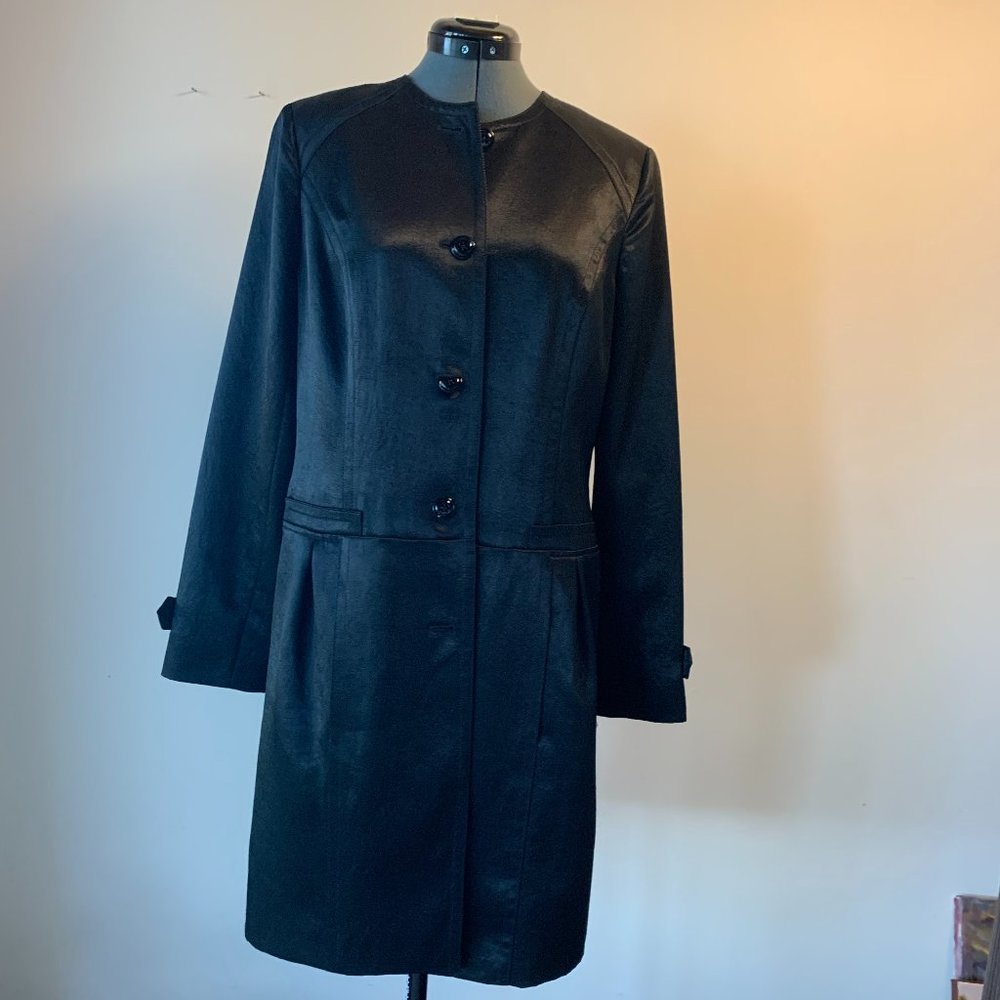 Sleek, classic Doncaster Black Long Sleeve Tailored Coat size 8. Subtle sheen.